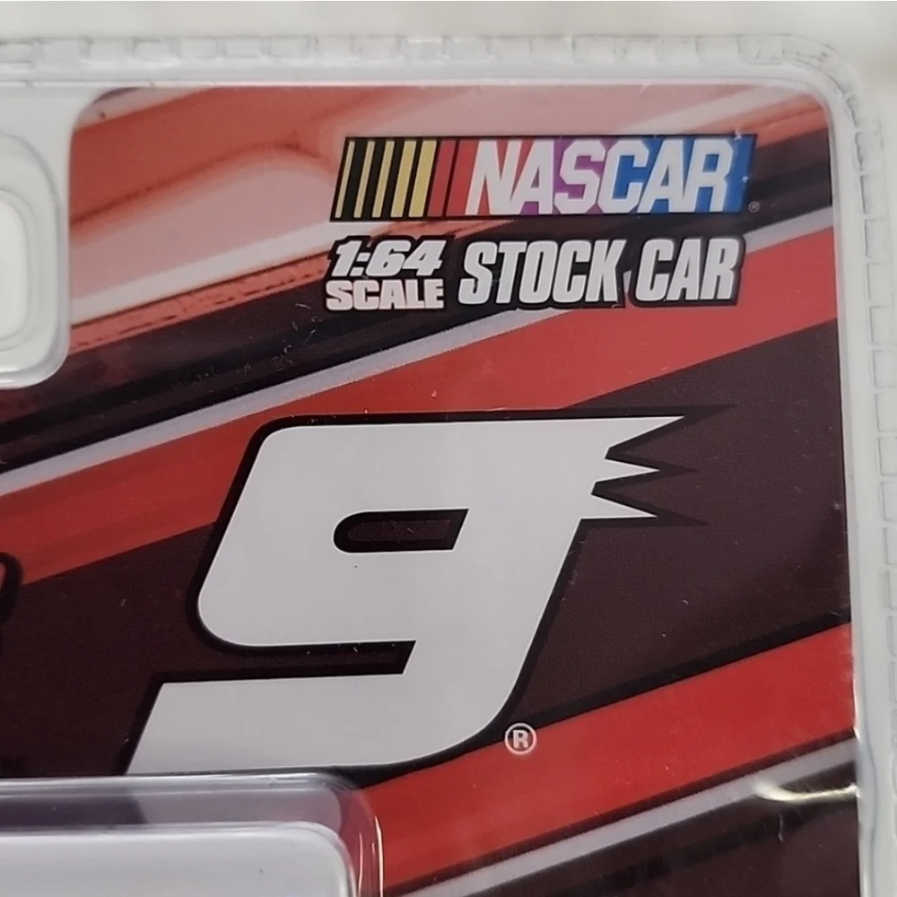 Kasey Kahne #9 NASCAR 1:64 Scale Stock Car Die-Cast Car 2007